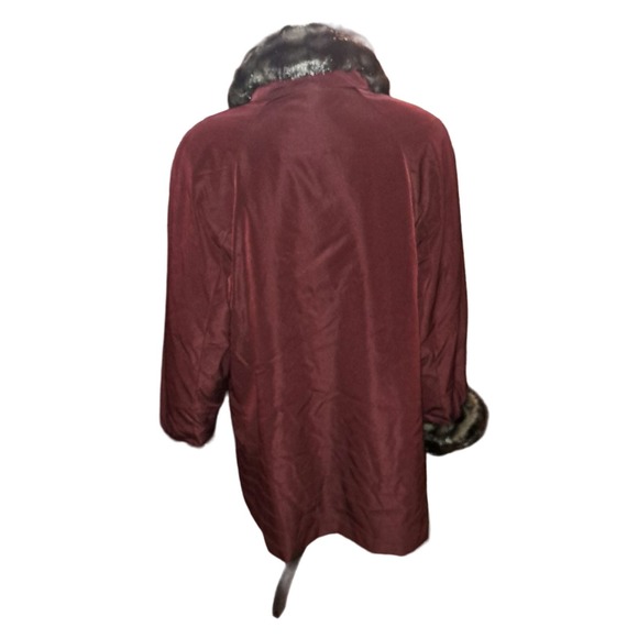 New with Tags Dennis by Dennis Basso Burgundy Mid Length Faux Fur Large - Picture 4 of 10